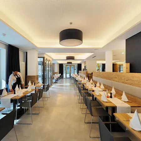 Bayer 89 Vi Vadi Hotel 3*